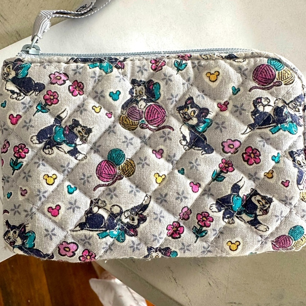 New w/o tags Disney Vera Bradley Cat Wallet 🐈‍⬛🌸